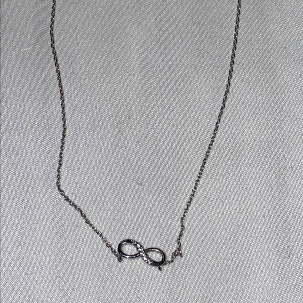 Delicate infinity necklace